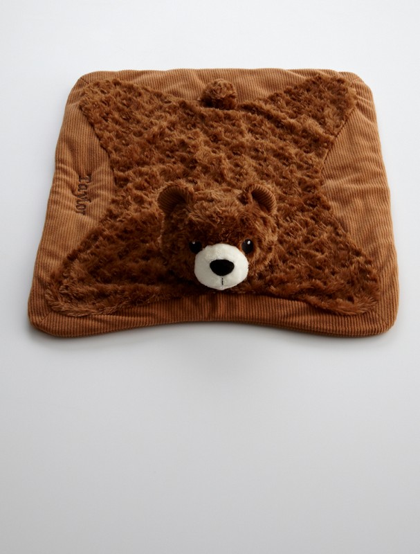 bear cuddling mat