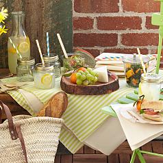 picnic basket for four