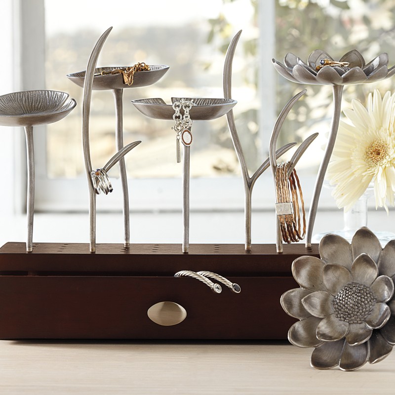 deluxe sculpted jewelry tree