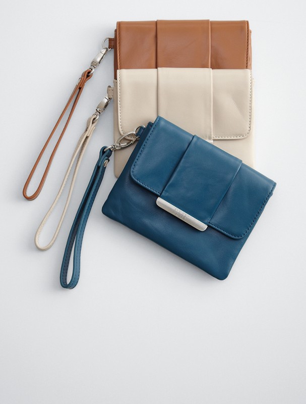 leather wristlet - blue