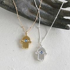 sophia & chloe hamsa hand necklace